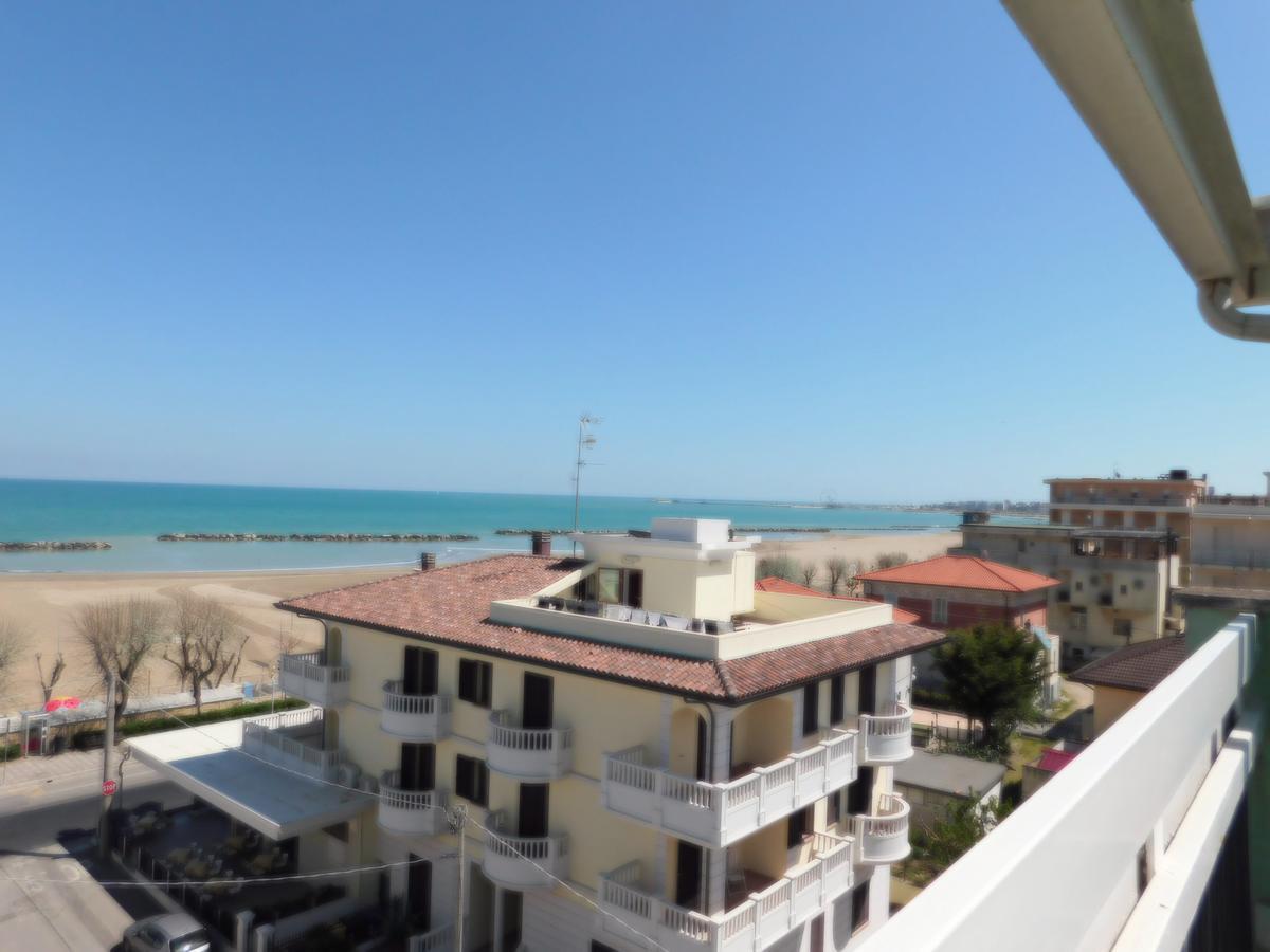 Hotel Dolores Rimini Exteriér fotografie